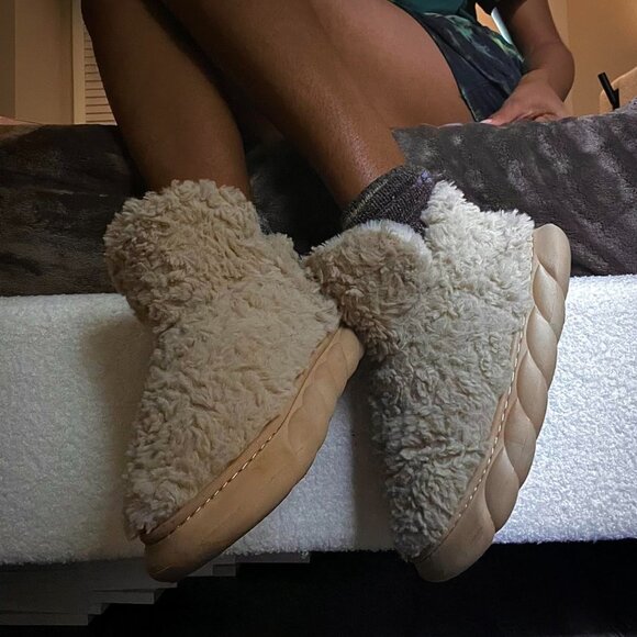 Fluffy Furry House Slippers - Picture 3 of 7